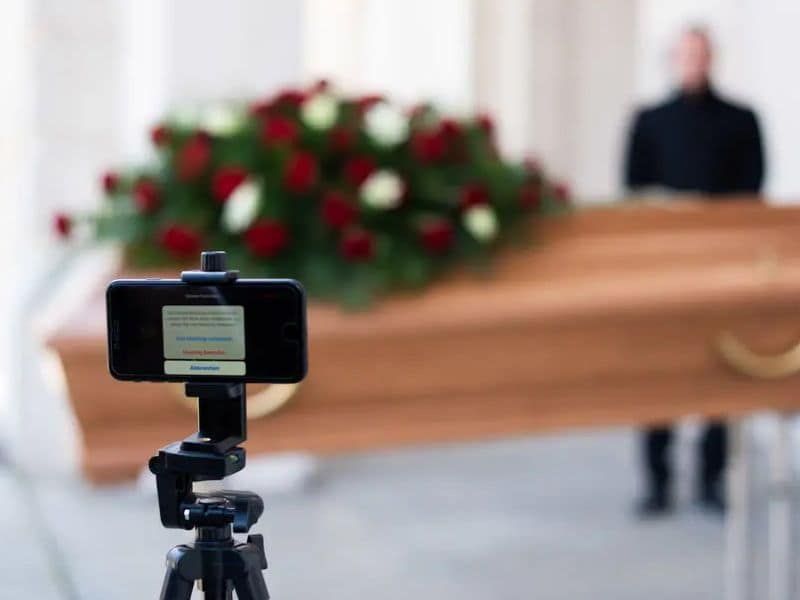 Transmisje pogrzebów